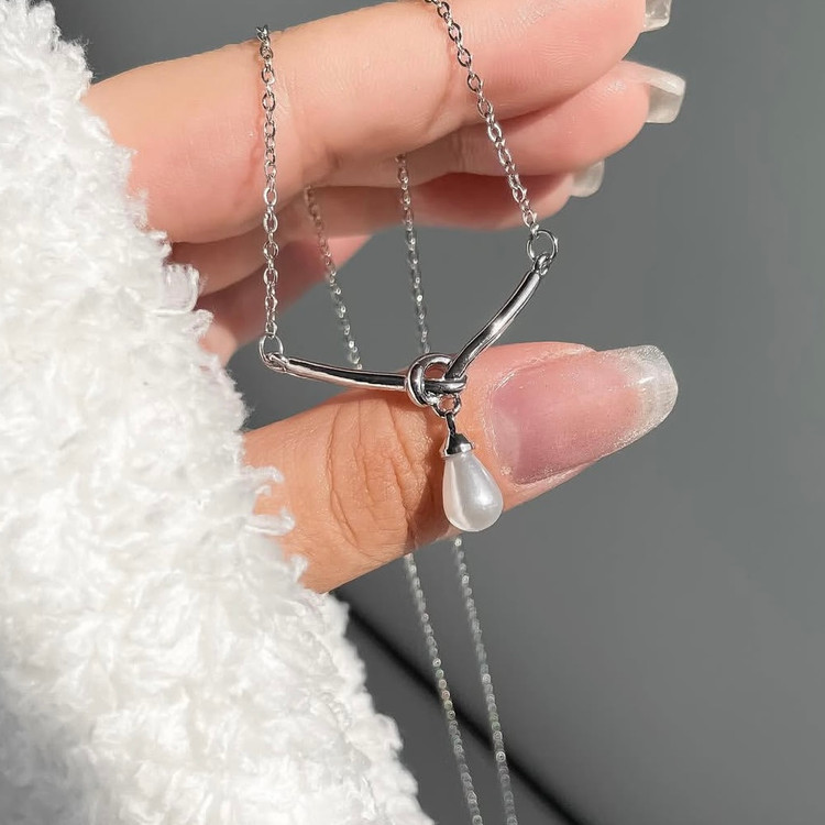 گردنبند مینیمال گره و مروارید